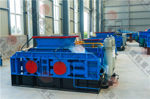 如何提高鈉長(zhǎng)石制砂機(jī)的成砂率呢